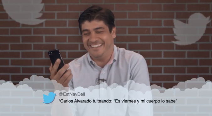 Carlos Alvarado leyendo meantweets